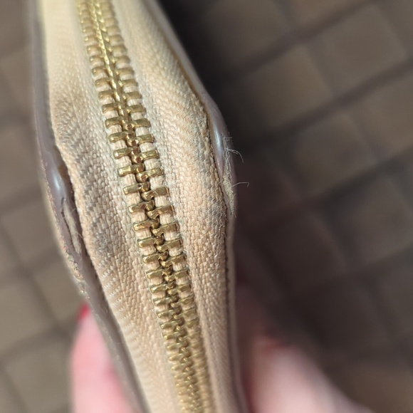 Kate Spade wallet. Good used condition. Fun Glitter look. - Picture 8 of 8